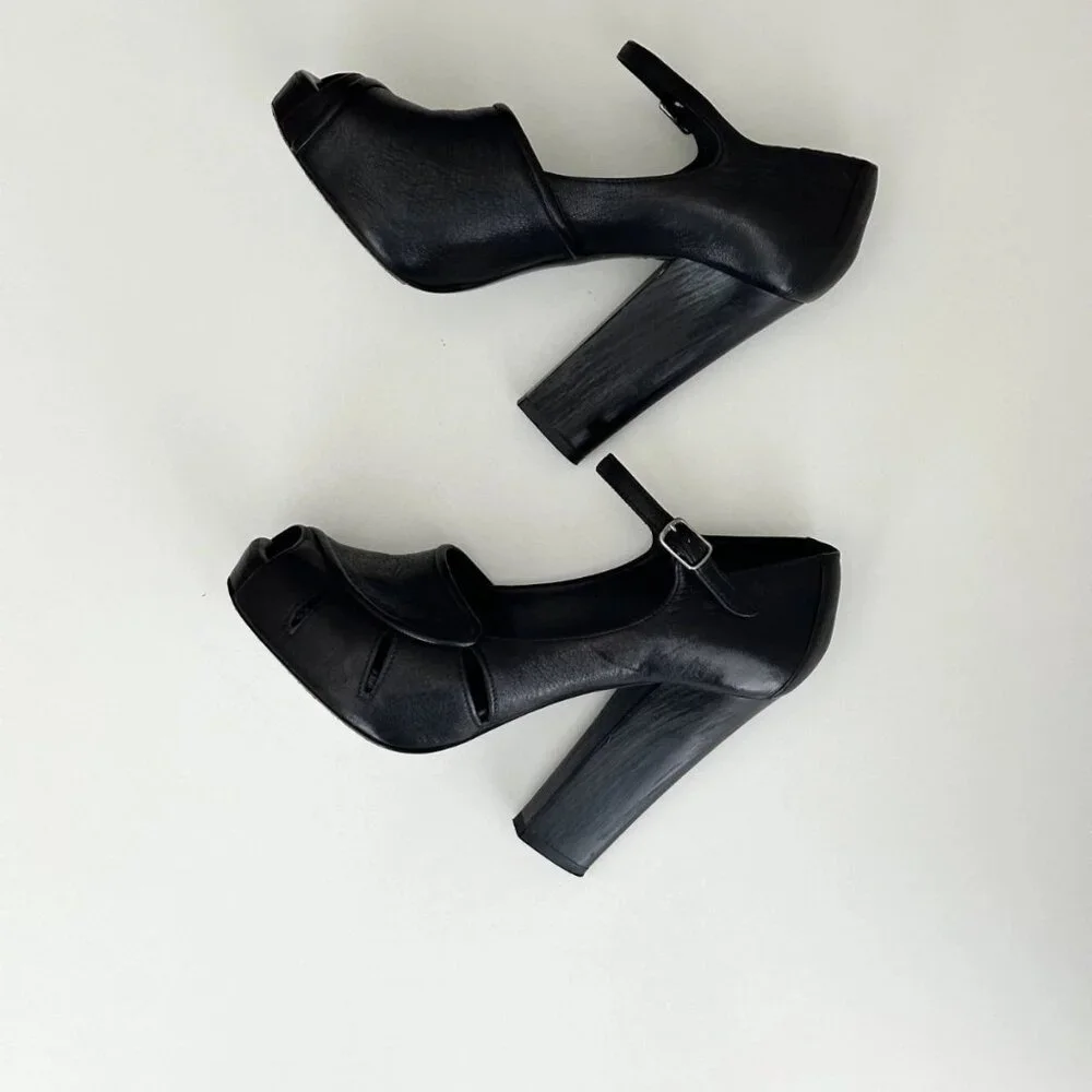 Vintage CHLOE Black Leather Ankle Strap Mary Jane Platform Heels Size 38.5